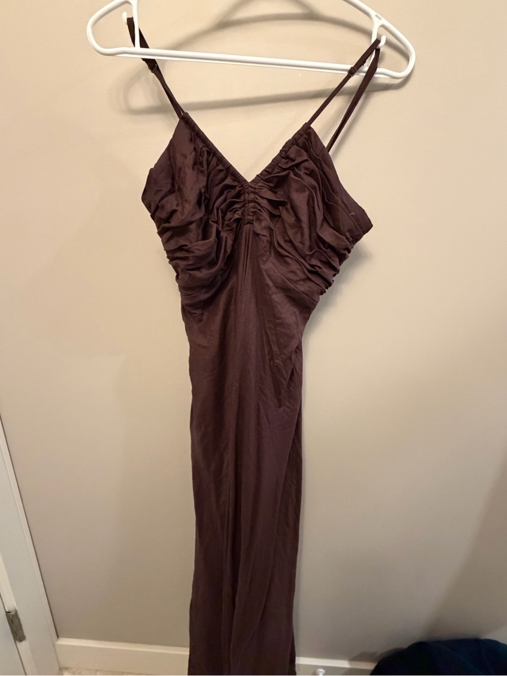 Ever New Chocolate Brown Ruched V-Neck Spaghetti Strap Maxi Dress